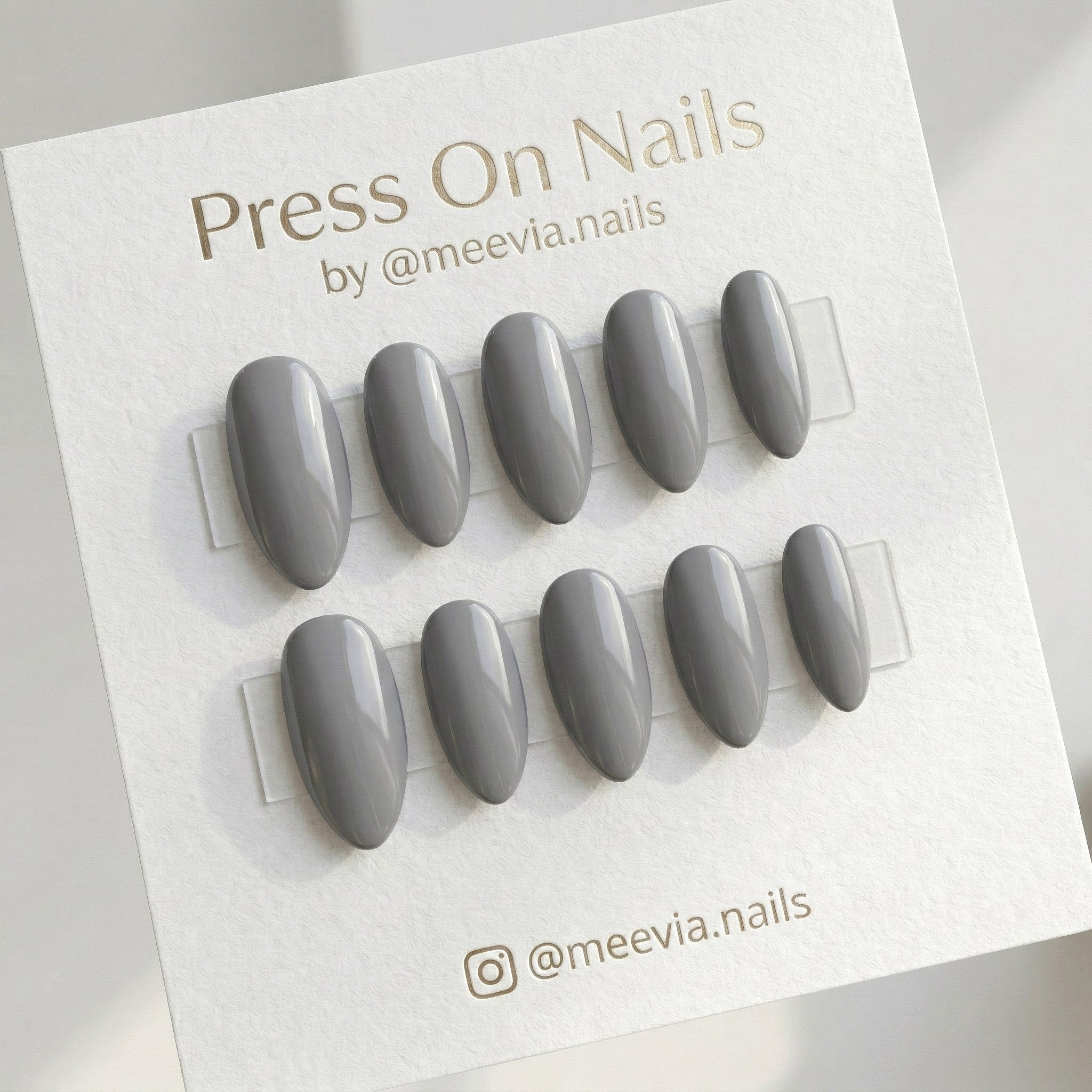 Glossy slate grey almond-shaped press-on nail set